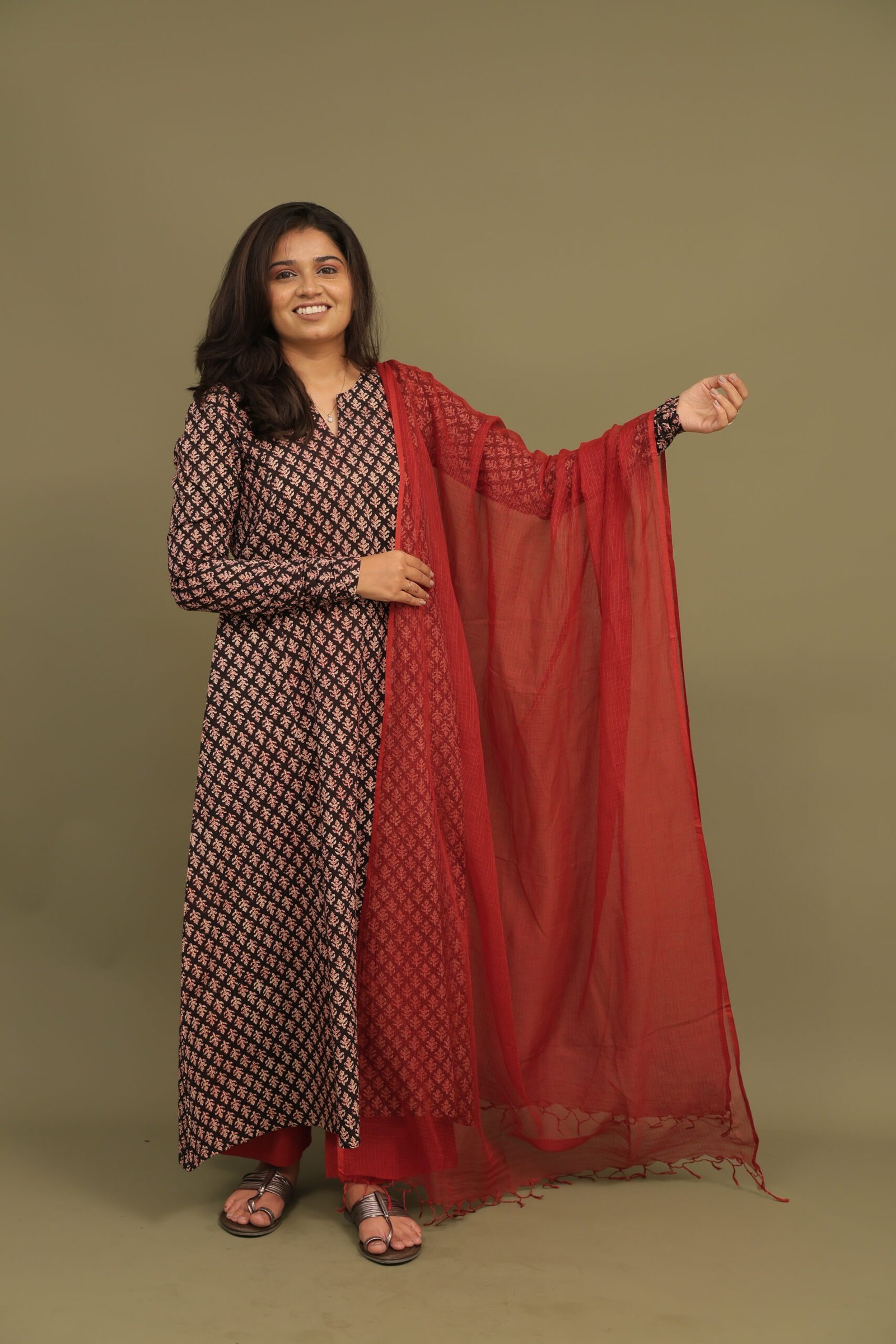 Maroon Solid Plain Kota Doria Dupatta - Image 3