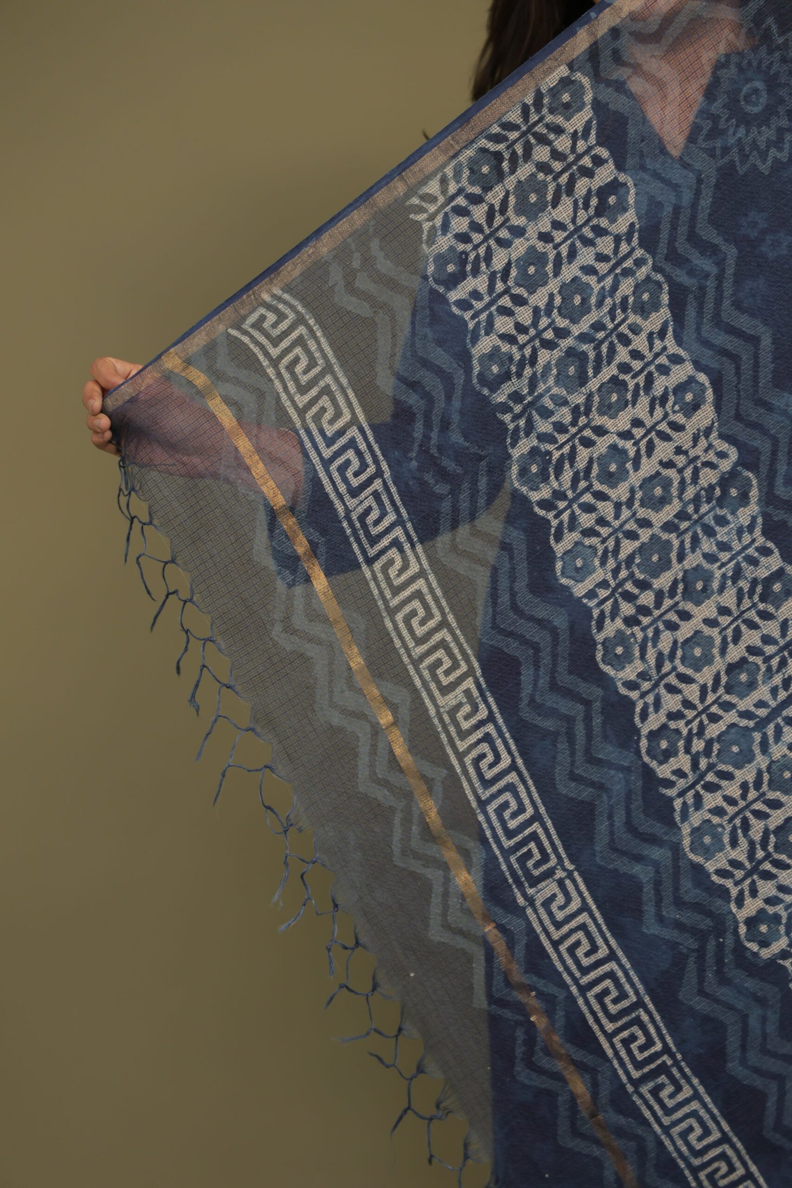 Indigo Dabu Handblock With Zari Border Kota Doria Dupatta - Image 5