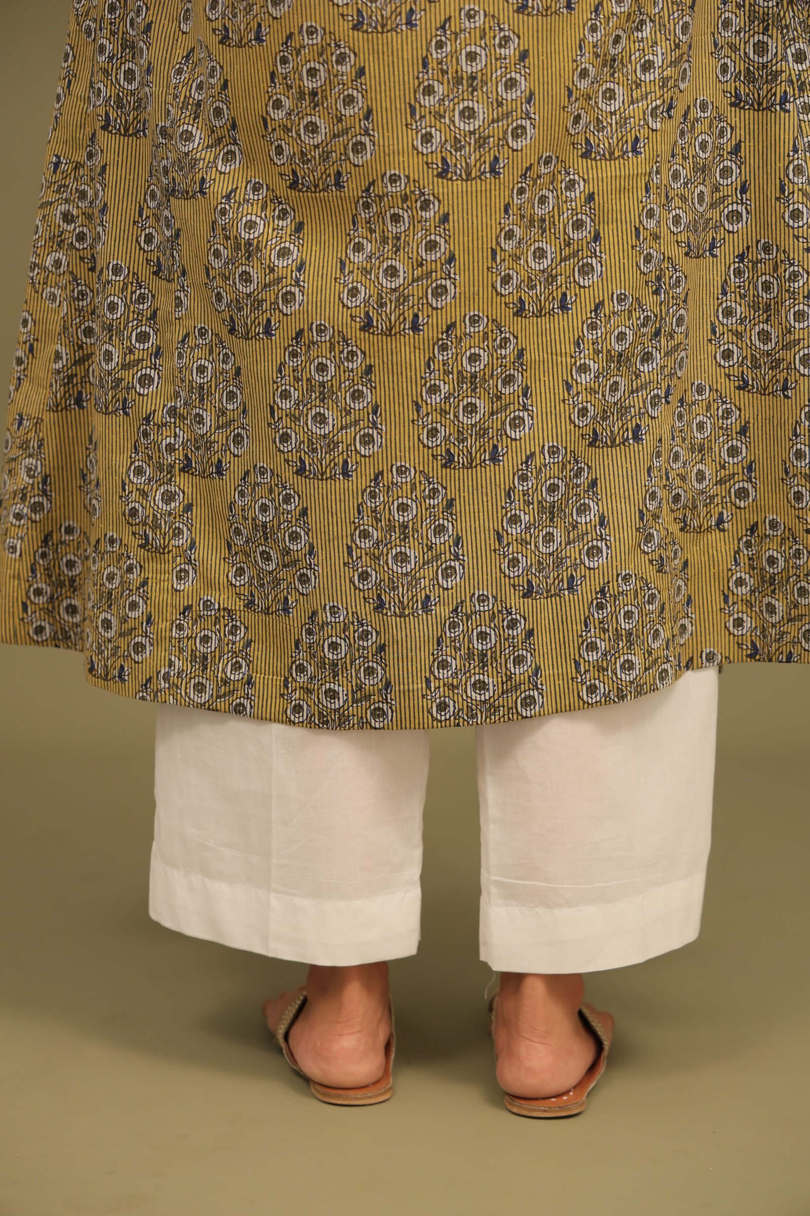 White Cotton Straight Pant - Image 4