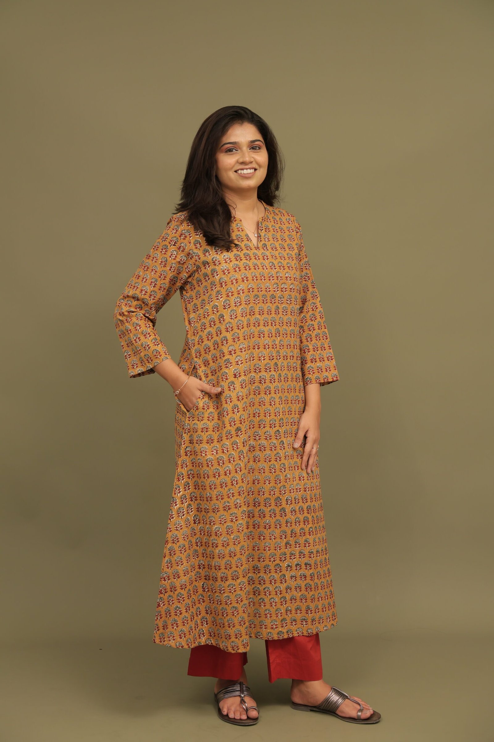 Tara Bagru Handblock Slub Cotton A-line Kurta - Image 4